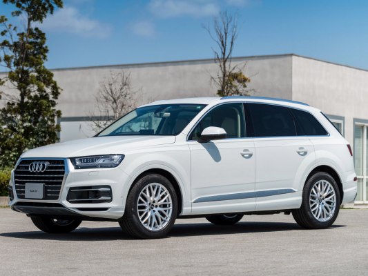 Audi Q7 White