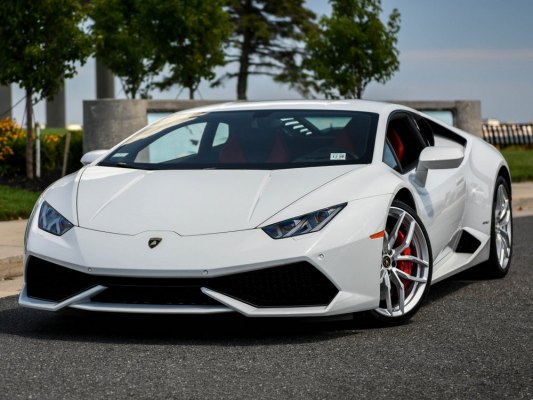 Lamborghini Huracan Coupe White
