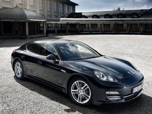 Porsche Panamera Black